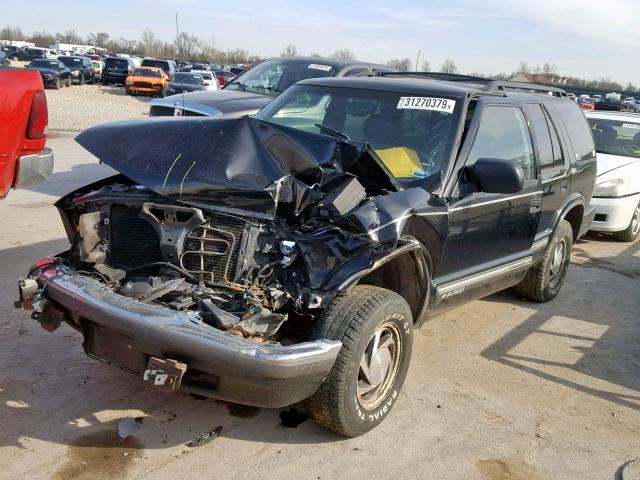 1GNDT13W112216824 - 2001 CHEVROLET BLAZER BLACK photo 2