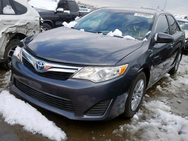 4T1BD1FK3CU027701 - 2012 TOYOTA CAMRY HYBR GRAY photo 2