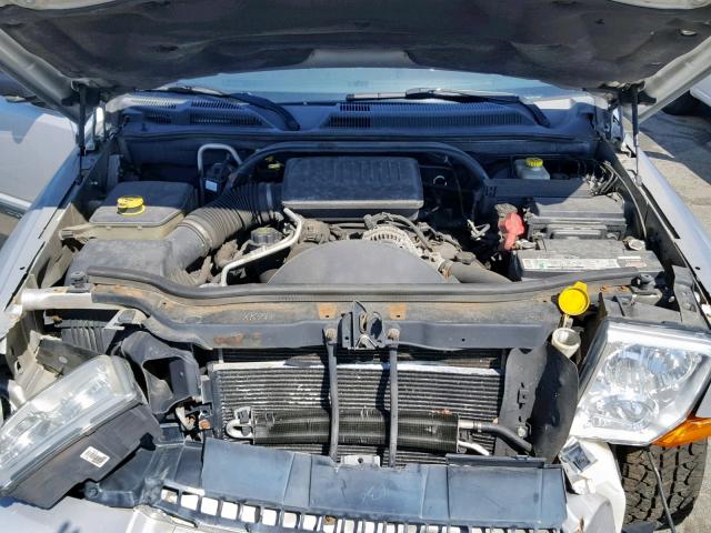 1J8HG48N46C104660 - 2006 JEEP COMMANDER 银色 照片 7