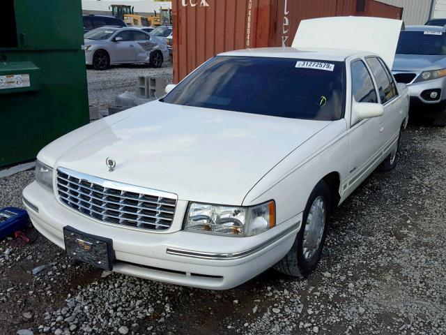 1G6KD54Y9VU233016 - 1997 CADILLAC DEVILLE WHITE photo 2