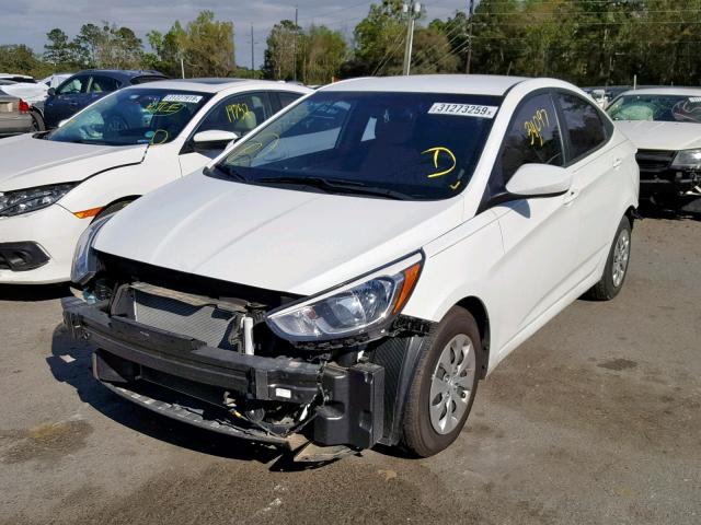 KMHCT4AE1GU115520 - 2016 HYUNDAI ACCENT SE WHITE photo 2