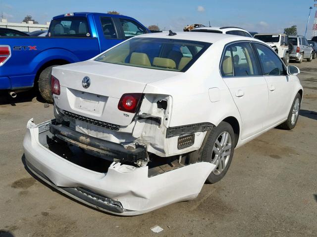 3VWRL71K19M069665 - 2009 VOLKSWAGEN JETTA TDI WHITE photo 4