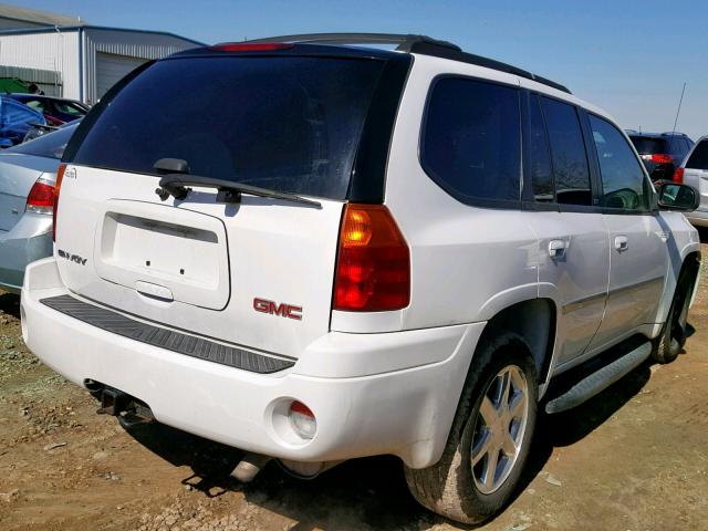 1GKDT13S282103405 - 2008 GMC ENVOY WHITE photo 4