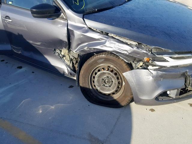 3VW2K7AJ8EM238215 - 2014 VOLKSWAGEN JETTA BASE GRAY photo 9