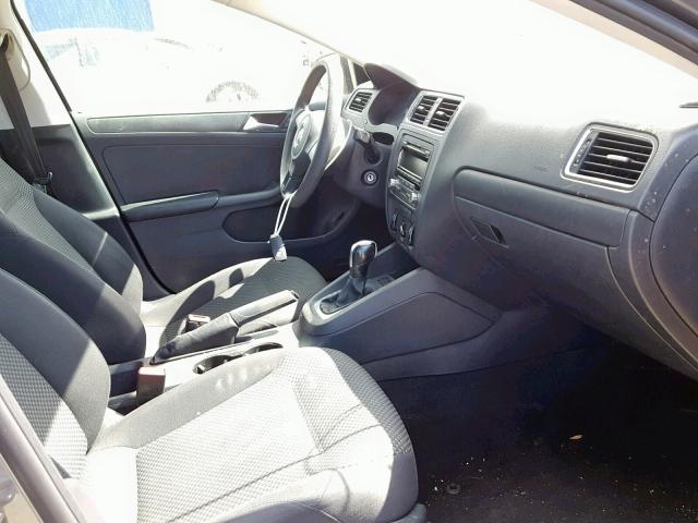 3VW2K7AJ8DM393362 - 2013 VOLKSWAGEN JETTA BASE GRAY photo 5