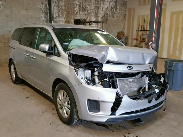 KNDMB5C16J6357842 - 2018 KIA SEDONA LX SILVER photo 1