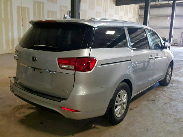 KNDMB5C16J6357842 - 2018 KIA SEDONA LX SILVER photo 4