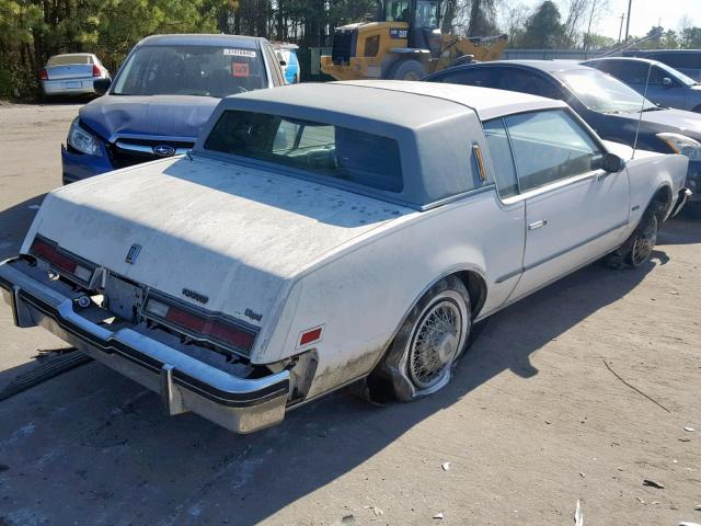 1G3AZ57NXCE311306 - 1982 OLDSMOBILE TORONADO B WHITE photo 4