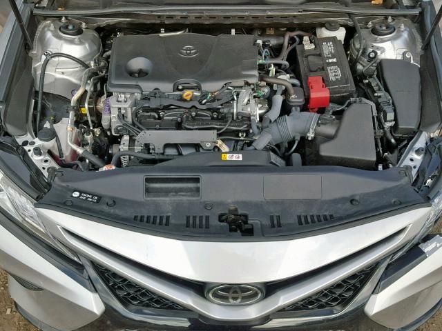 4T1B61HK6JU106154 - 2018 TOYOTA CAMRY XSE SILVER photo 7