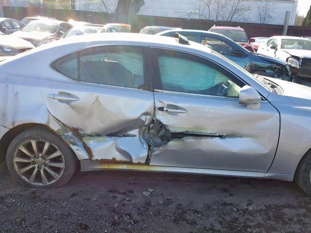 JTHCK262272017049 - 2007 LEXUS IS 250 SILVER photo 9