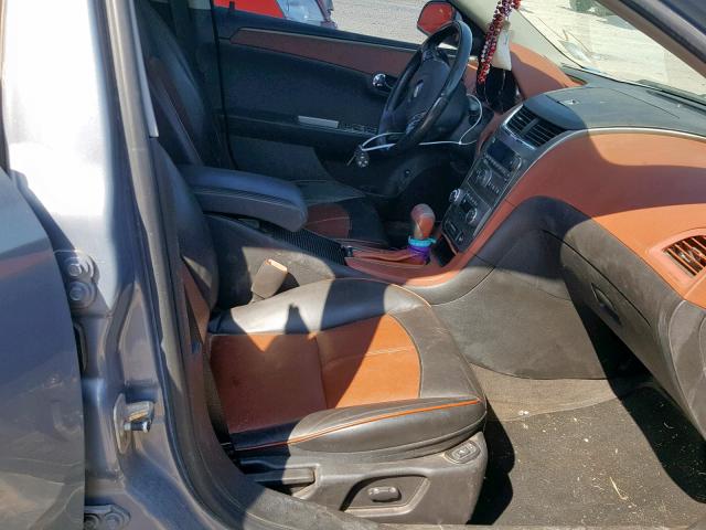 1G1ZK577284253870 - 2008 CHEVROLET MALIBU LTZ ნაცრისფერი ფოტო 5
