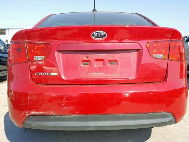 KNAFU4A20D5727747 - 2013 KIA FORTE EX RED photo 9