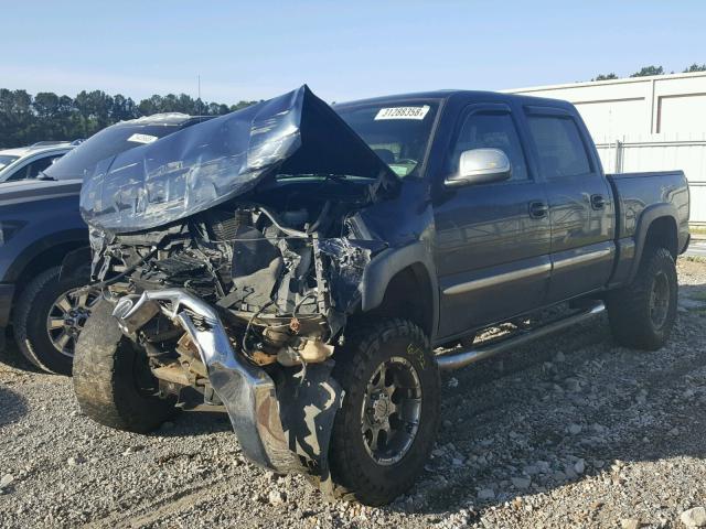 2GTEK13TX51224545 - 2005 GMC NEW SIERRA BLUE photo 2