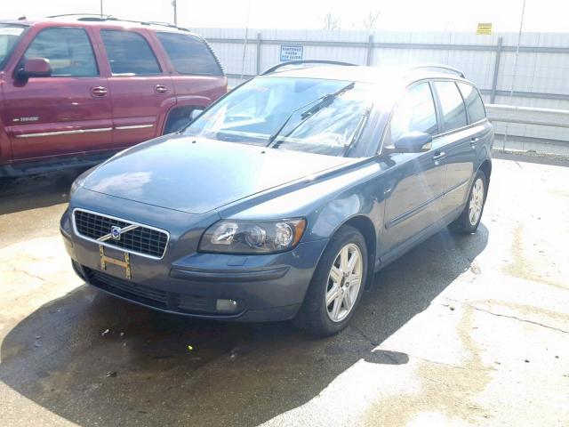 YV1MJ682052090022 - 2005 VOLVO V50 T5 BLUE photo 2