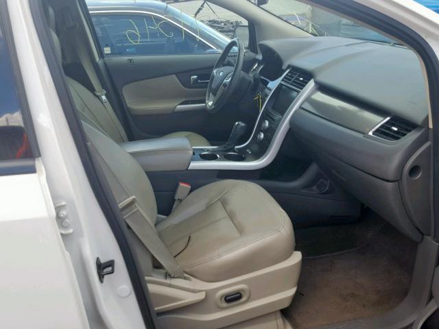 2FMDK3JC8DBC06821 - 2013 FORD EDGE SEL WHITE photo 5