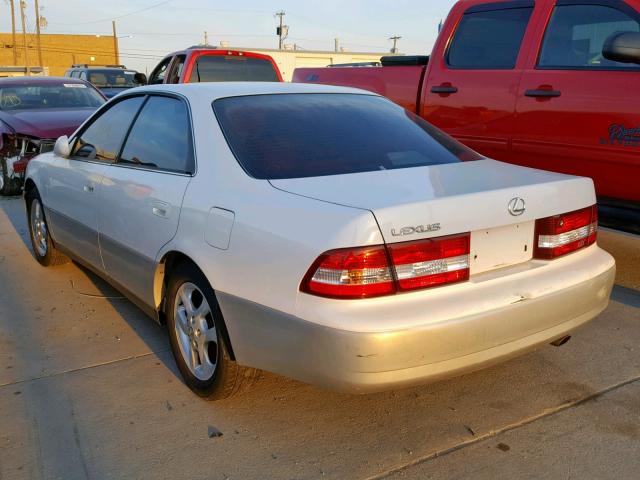 JT8BF28G6Y0268775 - 2000 LEXUS ES 300 WHITE photo 3