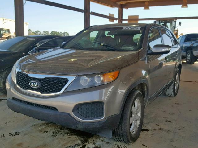 5XYKT3A13CG200894 - 2012 KIA SORENTO BA GRAY photo 2