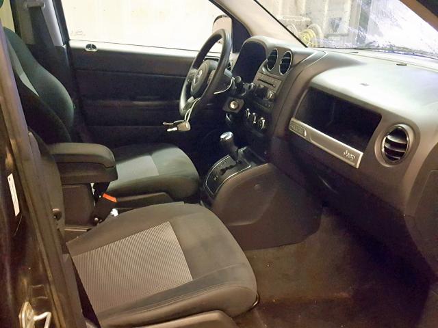 1C4NJDBB3GD556573 - 2016 JEEP COMPASS SP Графитовый фото 5