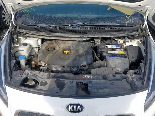 KNAHT8A35G7155210 - 2016 KIA RONDO  photo 7