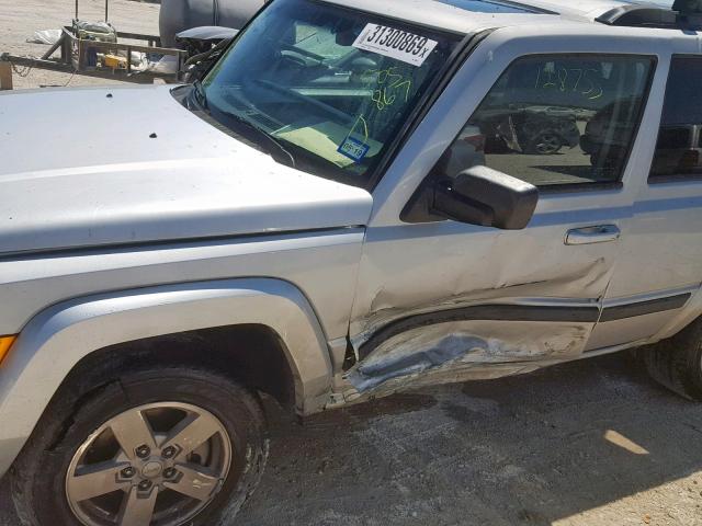 1J8HH48P47C505867 - 2007 JEEP COMMANDER SILVER photo 9