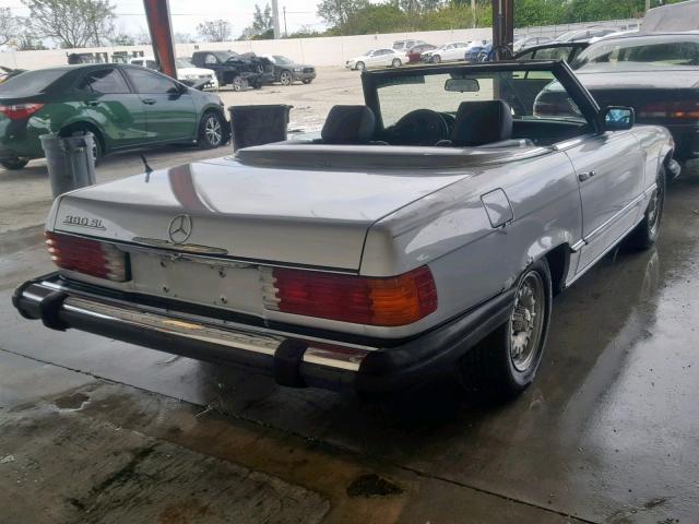 WDBBA45A0EA003432 - 1984 MERCEDES-BENZ 380 SL SILVER photo 4