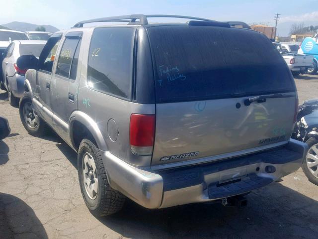 1GNDT13W02K212233 - 2002 CHEVROLET BLAZER TAN photo 3