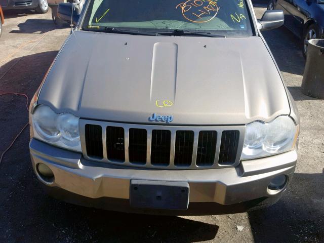 1J4HR48N75C722551 - 2005 JEEP GRAND CHER GOLD photo 7