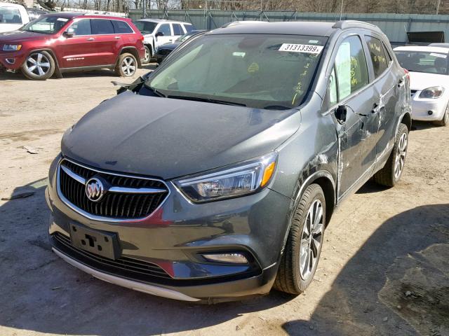 KL4CJBSB6JB606679 - 2018 BUICK ENCORE PRE GRAY photo 2