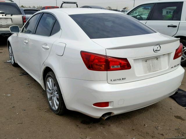 JTHCK262662001385 - 2006 LEXUS IS 250 WHITE photo 3