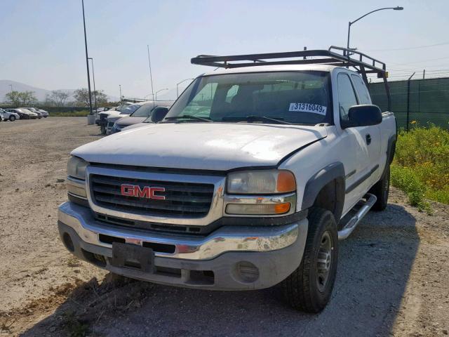 1GTHC29U06E134501 - 2006 GMC SIERRA C25 WHITE photo 2