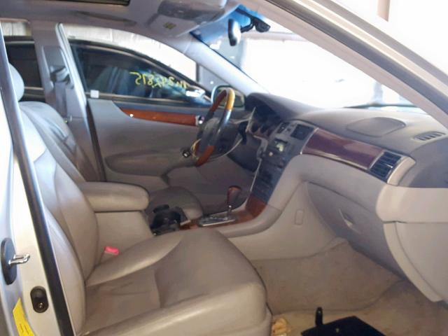 JTHBA30G255108004 - 2005 LEXUS ES 330 SILVER photo 5