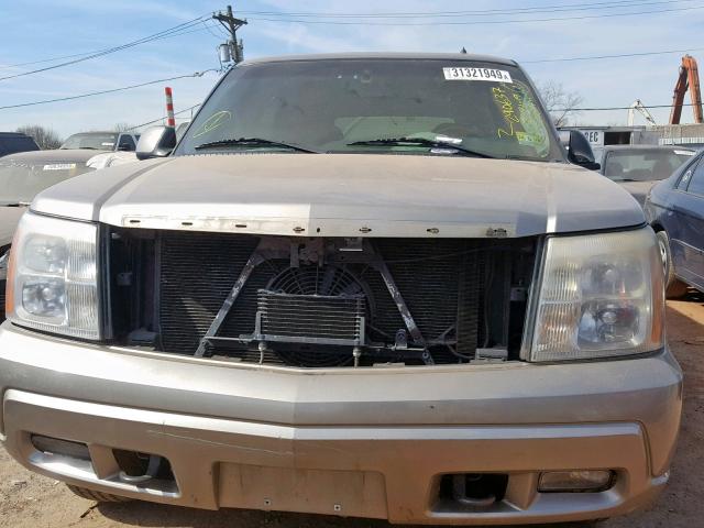 1GYEK63N62R161178 - 2002 CADILLAC ESCALADE L TAN photo 9