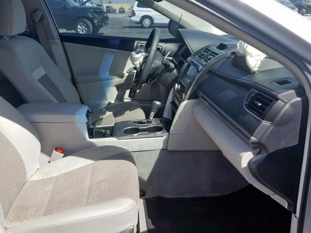 4T1BD1FK0EU131971 - 2014 TOYOTA CAMRY HYBR 银色 照片 5