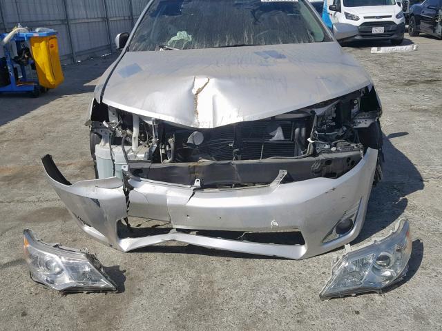 4T1BD1FK0EU131971 - 2014 TOYOTA CAMRY HYBR 银色 照片 9
