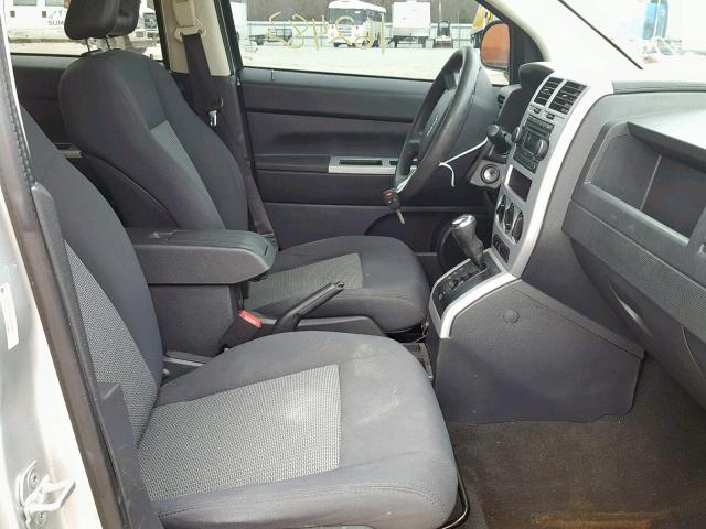 1J8FF47W78D677487 - 2008 JEEP COMPASS SP SILVER photo 5