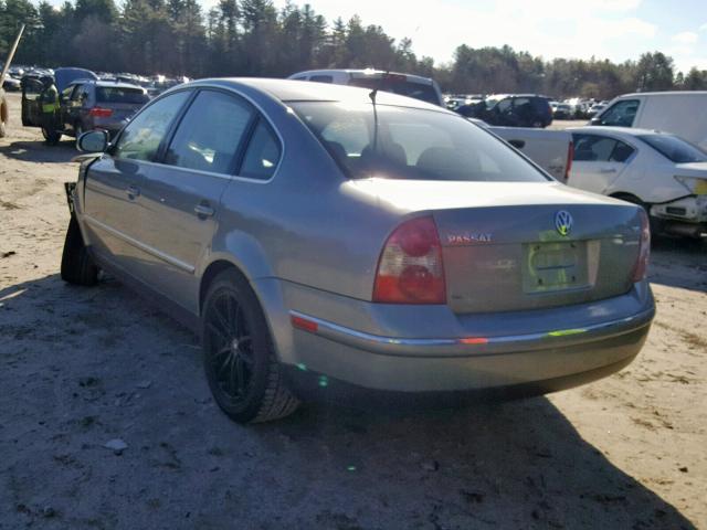 WVWTU63B05P020815 - 2005 VOLKSWAGEN PASSAT GLX 灰色 照片 3