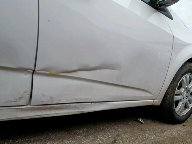 1G1JA5SH3C4151518 - 2012 CHEVROLET SONIC LS 白色 照片 9