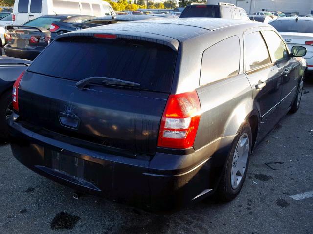 2D4FV47T66H213545 - 2006 DODGE MAGNUM SE BLACK photo 4