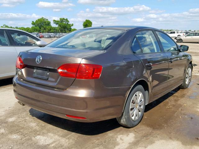 3VW2K7AJXCM309654 - 2012 VOLKSWAGEN JETTA BASE BROWN photo 4