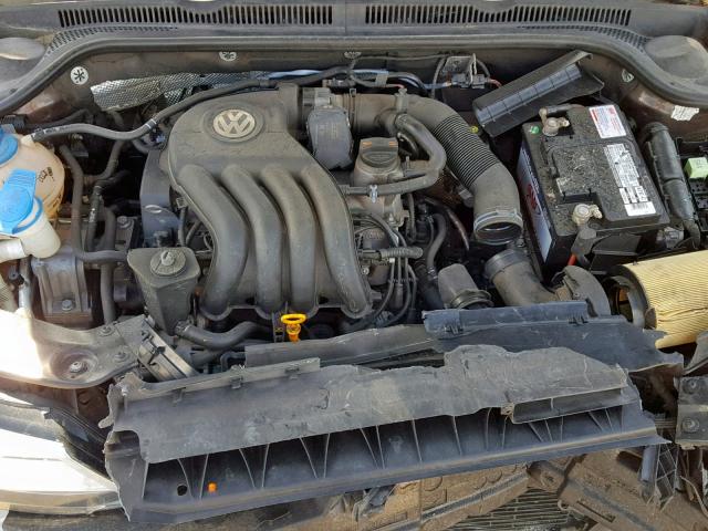3VW2K7AJXCM309654 - 2012 VOLKSWAGEN JETTA BASE BROWN photo 7