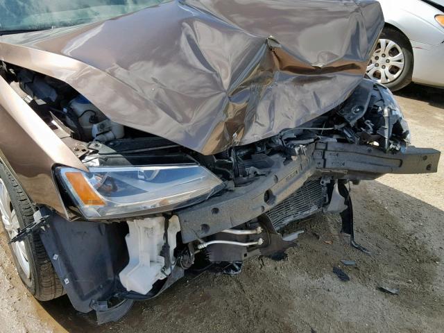 3VW2K7AJXCM309654 - 2012 VOLKSWAGEN JETTA BASE BROWN photo 9
