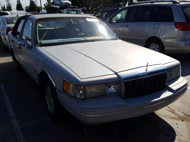 1LNLM83W0NY726574 - 1992 LINCOLN TOWN CAR C SILVER photo 1