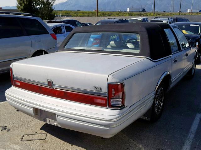 1LNLM83W0NY726574 - 1992 LINCOLN TOWN CAR C SILVER photo 4