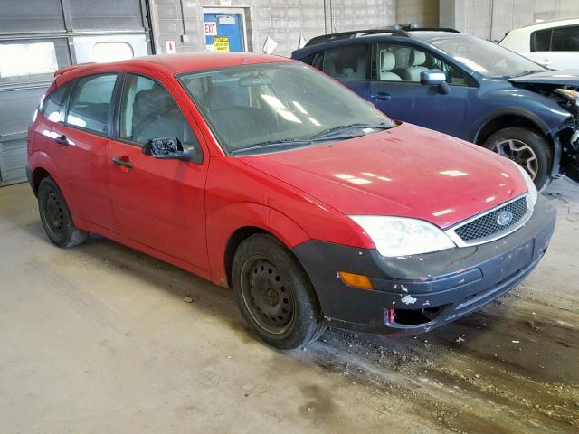 3FAFP37N55R135366 - 2005 FORD FOCUS ZX5 RED photo 1