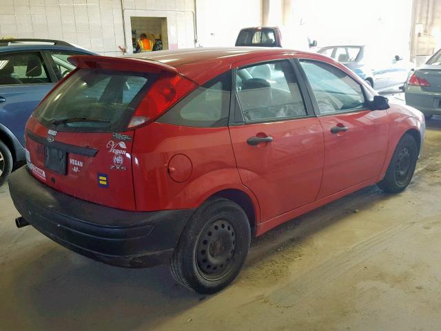 3FAFP37N55R135366 - 2005 FORD FOCUS ZX5 RED photo 4