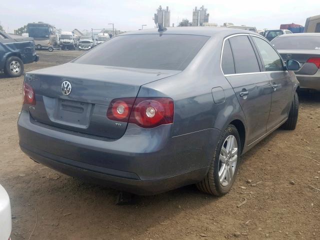 3VWRL7AJ6AM182927 - 2010 VOLKSWAGEN JETTA TDI GRAY photo 4