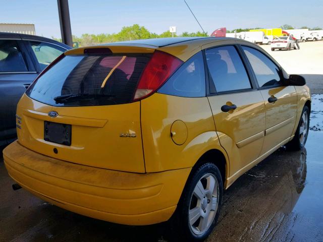 1FAFP37N16W173420 - 2006 FORD FOCUS ZX5 YELLOW photo 4