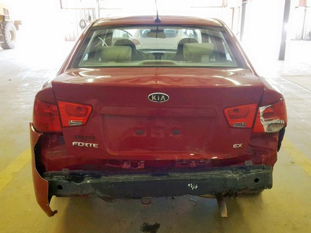 KNAFU4A22D5739981 - 2013 KIA FORTE EX RED photo 9