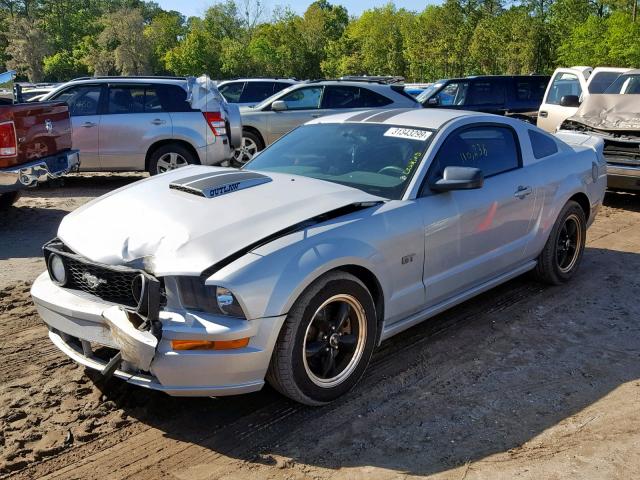 1ZVFT82H375305859 - 2007 FORD MUSTANG GT SILVER photo 2