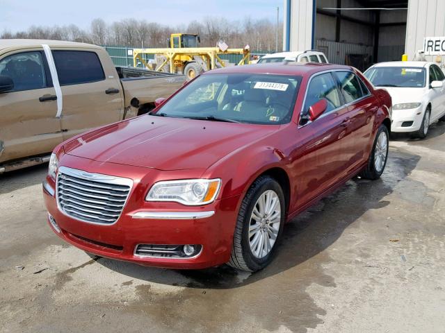 2C3CCARG6EH136537 - 2014 CHRYSLER 300 RED photo 2